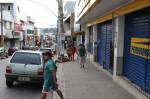 Para evitar aglomerações e facilitar acesso das pessoas aos bancos, PMCL fecha parte da rua Melo Viana