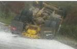 Carandaí: carreta  tomba na BR-040 e deixa rodovia interditada