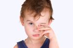  Outono pode agravar sintomas de alergias oculares em crianças