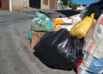  Lafaietenses enfrentam novo dia de transtornos com a falta de coleta de lixo
